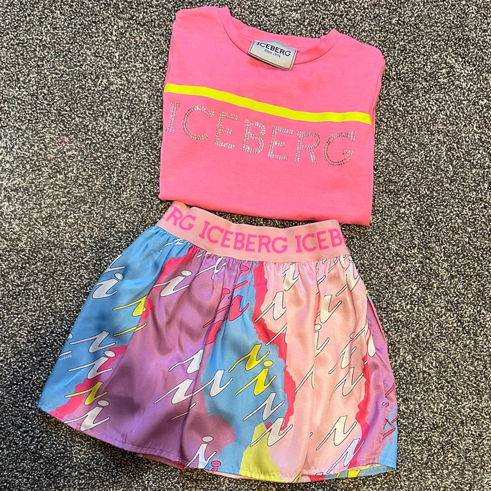 Girls Iceberg colorful skirt set, kept in excellent condition. Size 4Y